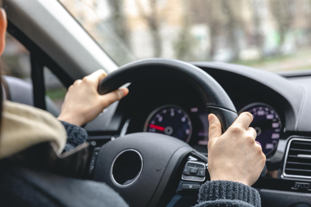 zoemend geluid auto bij hoge snelheid